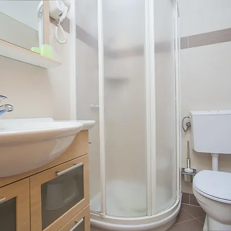 Maris شقة لومباردا